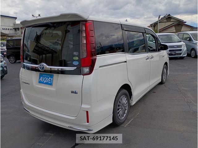 Toyota ESQUIRE 2014-11 7392081-3