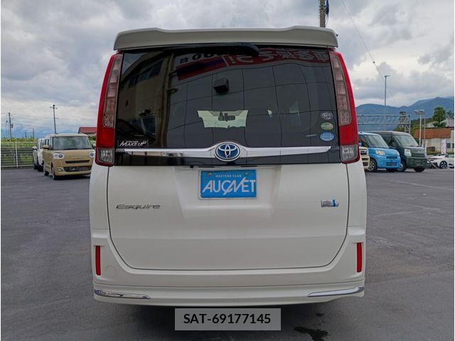 Toyota ESQUIRE 2014-11 7392081-4