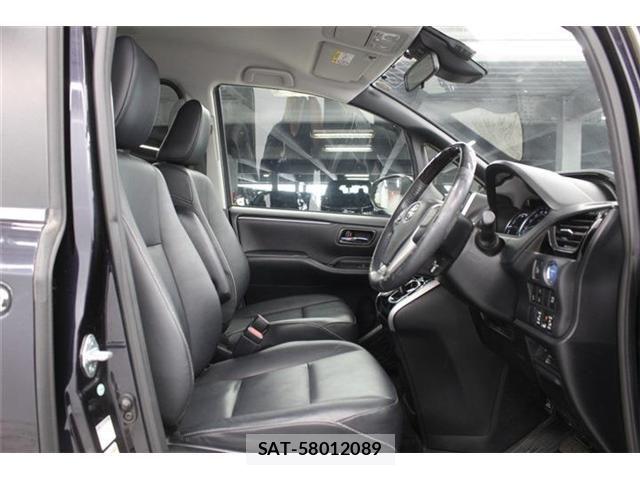 Toyota ESQUIRE 2016-05 7454167-28
