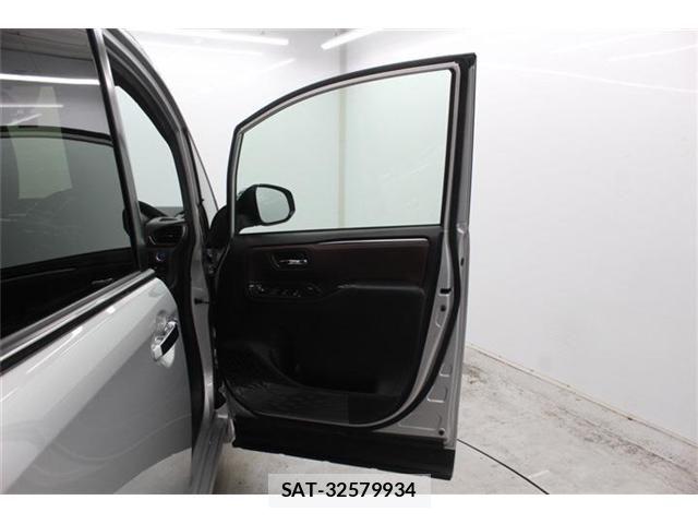 Toyota ESQUIRE 2018-09 7454163-29