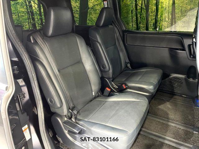 Toyota ESQUIRE 2017-11 7500472-8