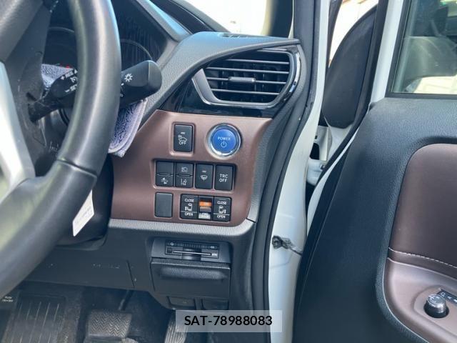 Toyota ESQUIRE 2016-05 7500480-18