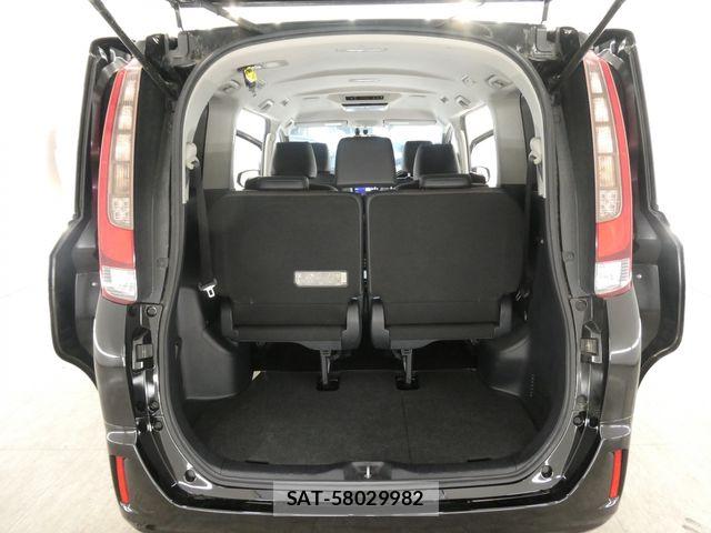 Toyota ESQUIRE 2015-07 7508610-11