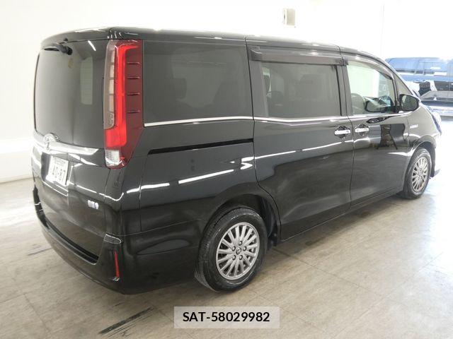 Toyota ESQUIRE 2015-07 7508610-4