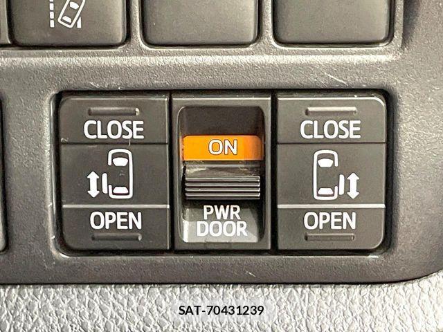 Toyota ESQUIRE 2016-01 7500481-4