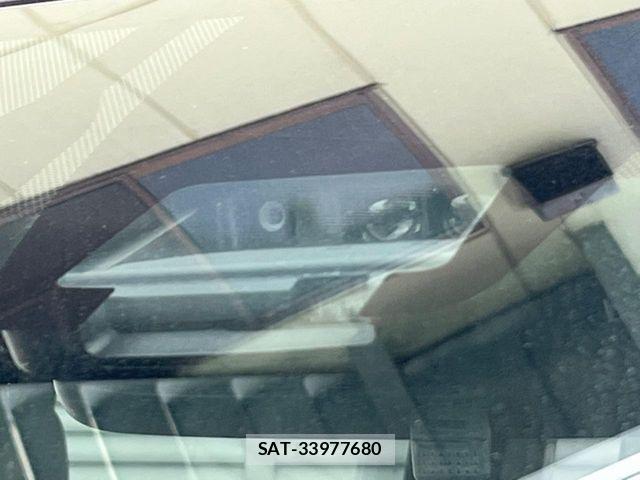 Toyota ESQUIRE 2016-04 7500474-5