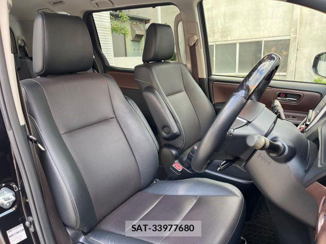 Toyota ESQUIRE 2016-04 7500474-8