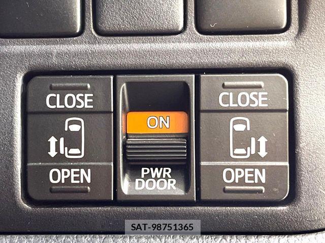 Toyota ESQUIRE 2015-06 7562080-2
