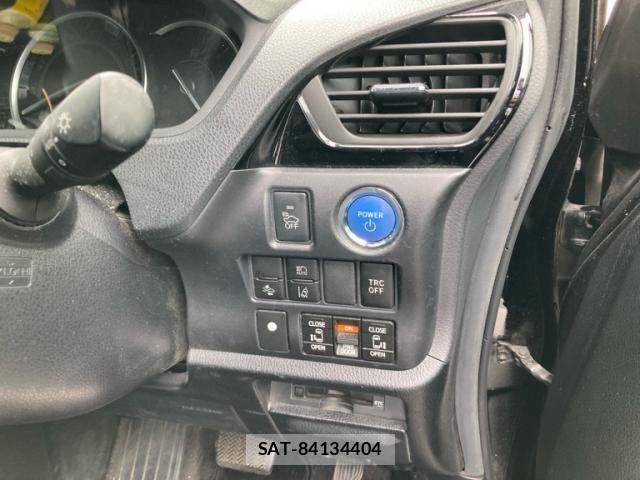 Toyota ESQUIRE 2017-06 7616433-8