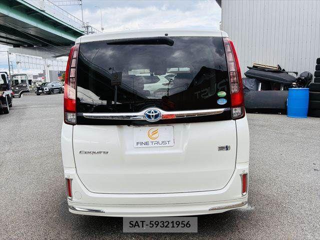 Toyota ESQUIRE 2015-07 7616430-21
