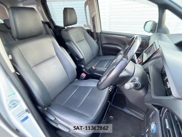 Toyota ESQUIRE 2015-06 7616428-7