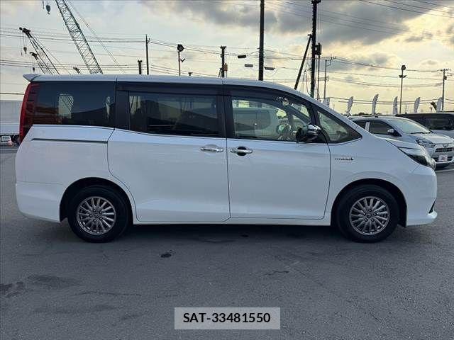Toyota ESQUIRE 2017-04 7616429-11