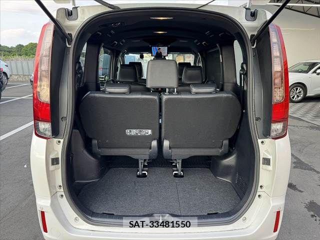 Toyota ESQUIRE 2017-04 7616429-18