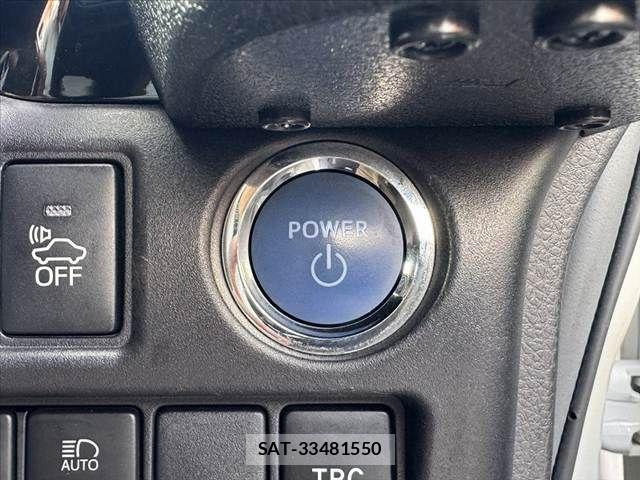 Toyota ESQUIRE 2017-04 7616429-24