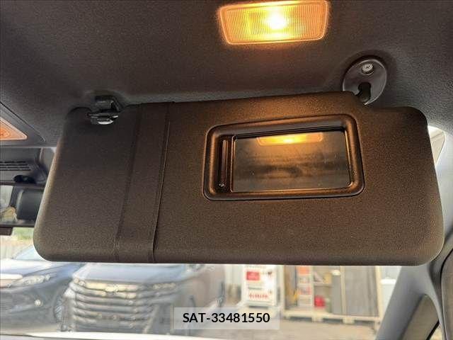 Toyota ESQUIRE 2017-04 7616429-29