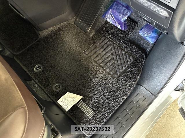 Toyota ESQUIRE 2018-03 7616424-14