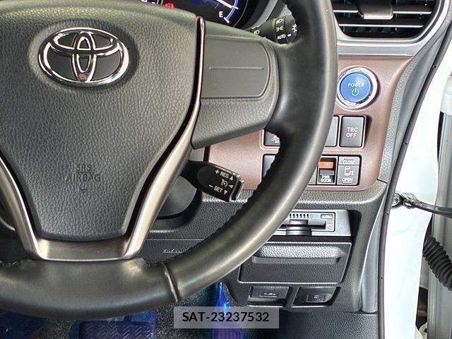 Toyota ESQUIRE 2018-03 7616424-19