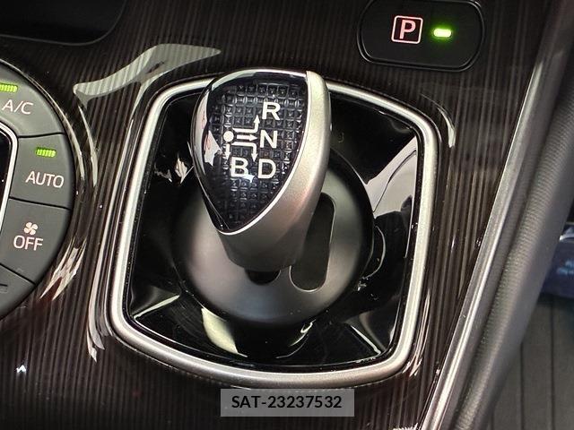 Toyota ESQUIRE 2018-03 7616424-20