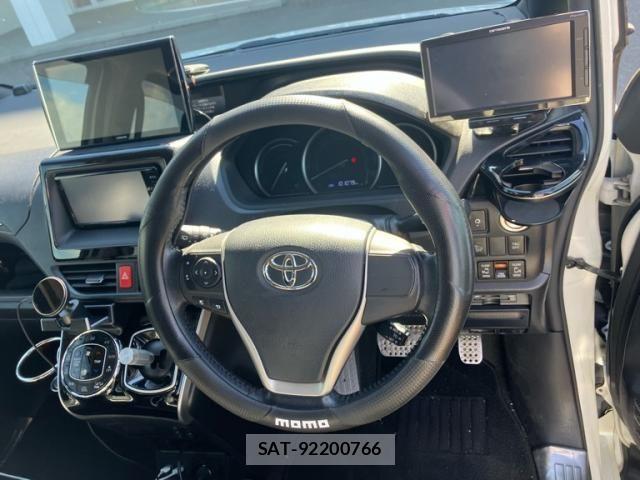 Toyota ESQUIRE 2014-12 7723112-13