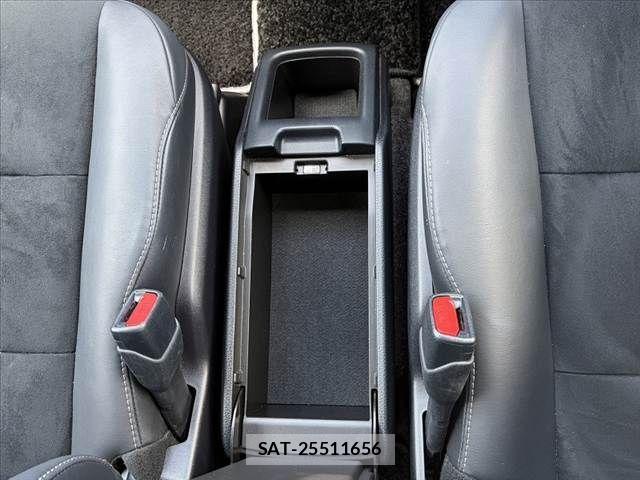 Toyota ESQUIRE 2019-07 7876330-24