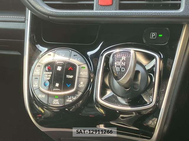 Toyota ESQUIRE 2019-03 7902576-9