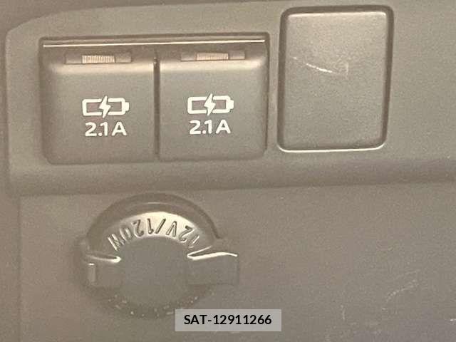 Toyota ESQUIRE 2019-03 7902576-6