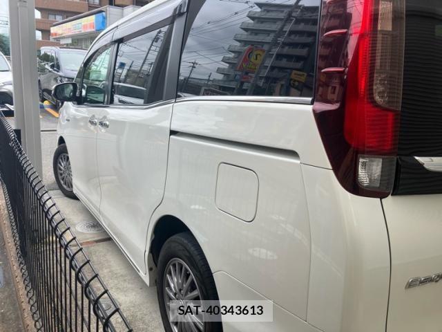Toyota ESQUIRE 2015-04 7902577-9