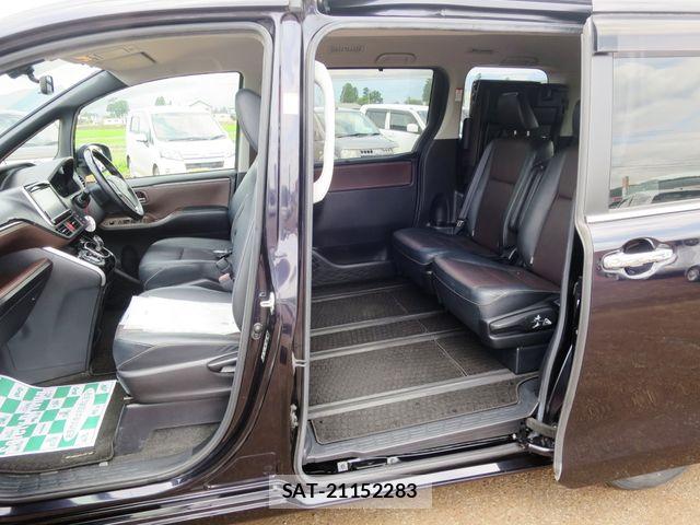 Toyota ESQUIRE 2015-05 7902581-7