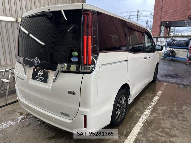 Toyota ESQUIRE 2020-10 7961521-18