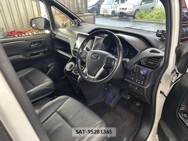 Toyota ESQUIRE 2020-10 7961521-1