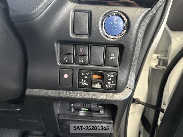 Toyota ESQUIRE 2020-10 7961521-23