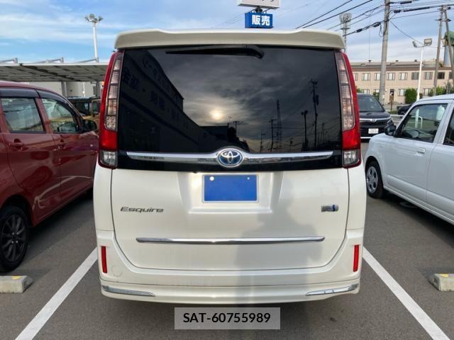 Toyota ESQUIRE 2014-12 8035418-1