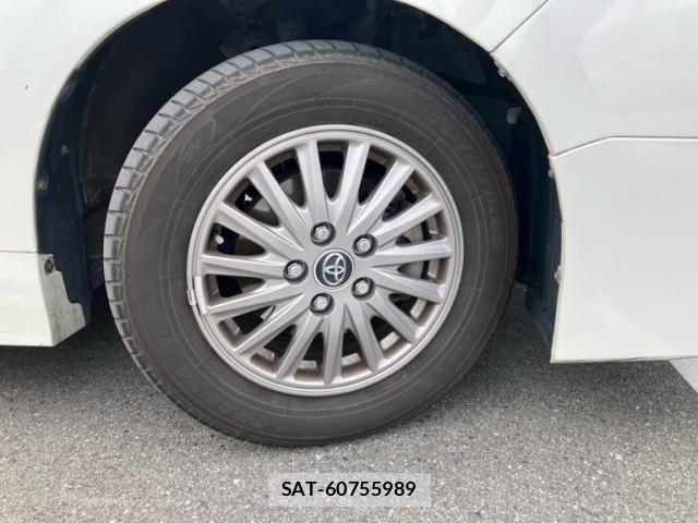 Toyota ESQUIRE 2014-12 8035418-6