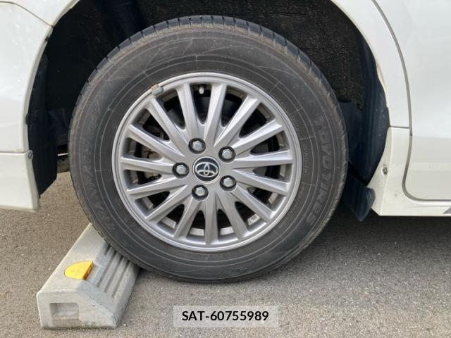 Toyota ESQUIRE 2014-12 8035418-7