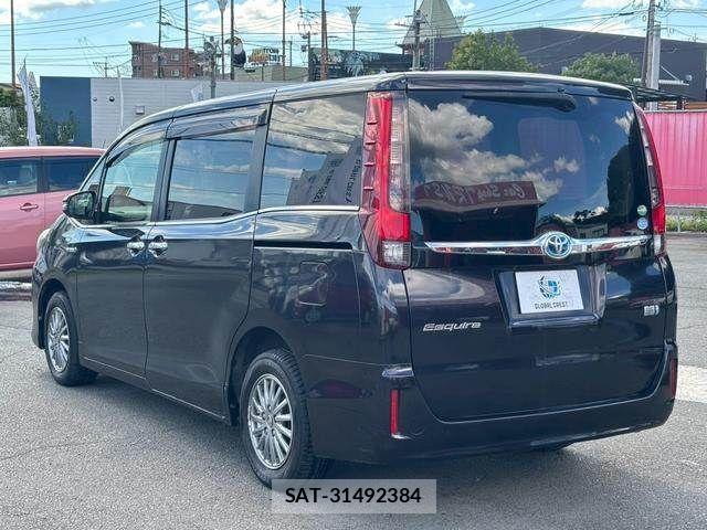 Toyota ESQUIRE 2015-01 8035415-4
