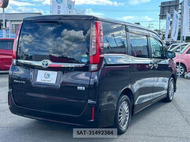 Toyota ESQUIRE 2015-01 8035415-5