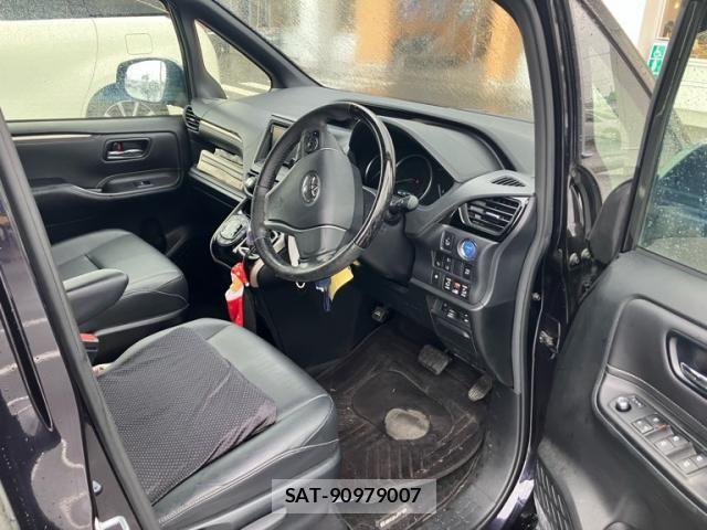 Toyota ESQUIRE 2016-05 8035416-17
