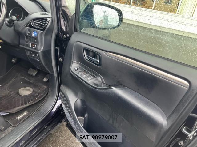 Toyota ESQUIRE 2016-05 8035416-19