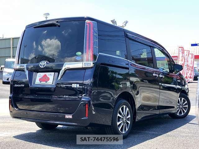 Toyota ESQUIRE 2019-01 8035414-2