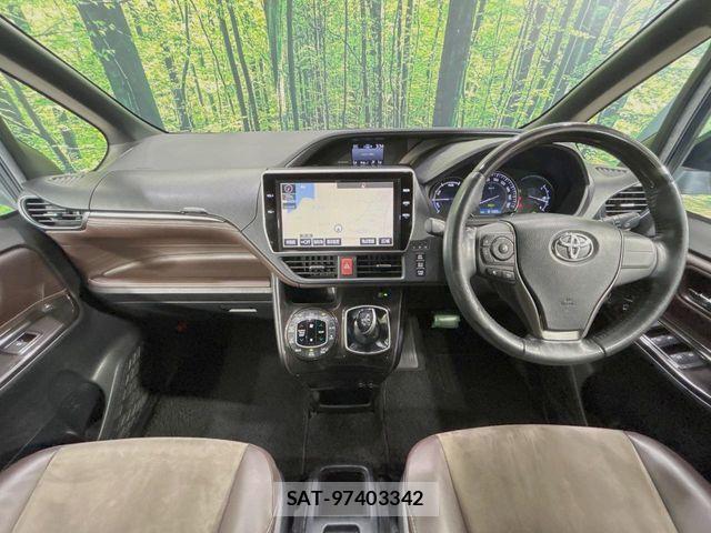Toyota ESQUIRE 2017-07 8073683-1