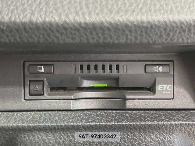 Toyota ESQUIRE 2017-07 8073683-6