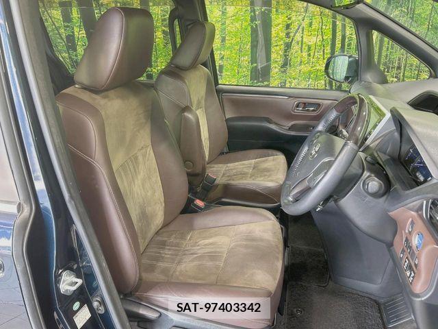 Toyota ESQUIRE 2017-07 8073683-7