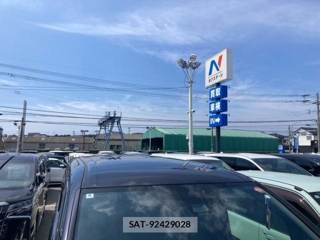 Toyota ESQUIRE 2016-09 8099041-3