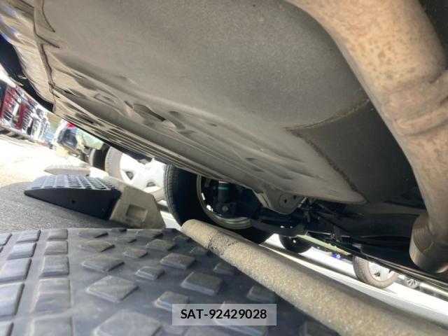 Toyota ESQUIRE 2016-09 8099041-6