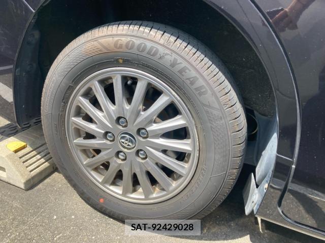 Toyota ESQUIRE 2016-09 8099041-7