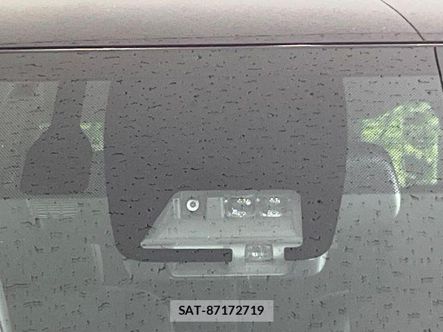 Toyota ESQUIRE 2018-03 8099037-5