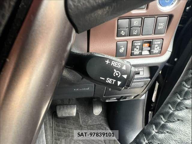 Toyota ESQUIRE 2018-02 8099036-26