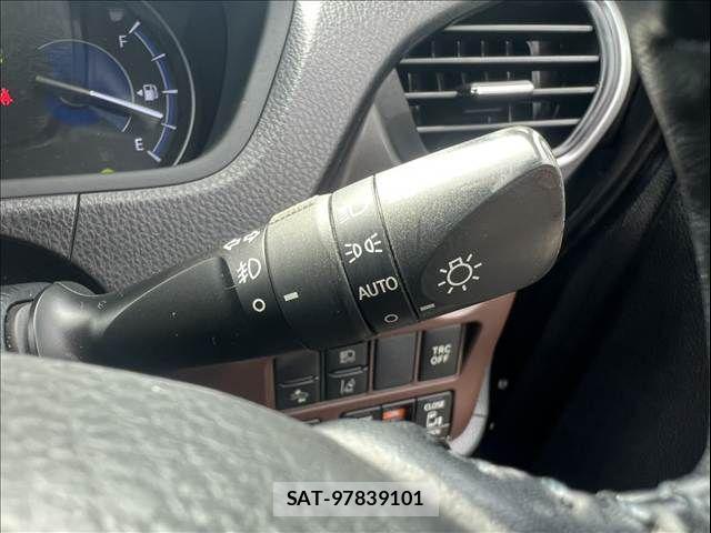 Toyota ESQUIRE 2018-02 8099036-27