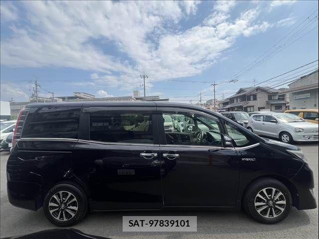 Toyota ESQUIRE 2018-02 8099036-5