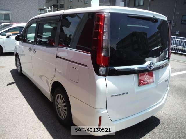 Toyota ESQUIRE 2014-12 8099040-7